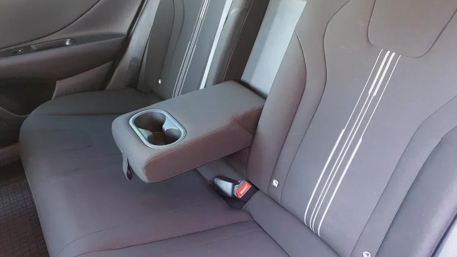 HYUNDAI Elantra Elantra 1.6 Comfort