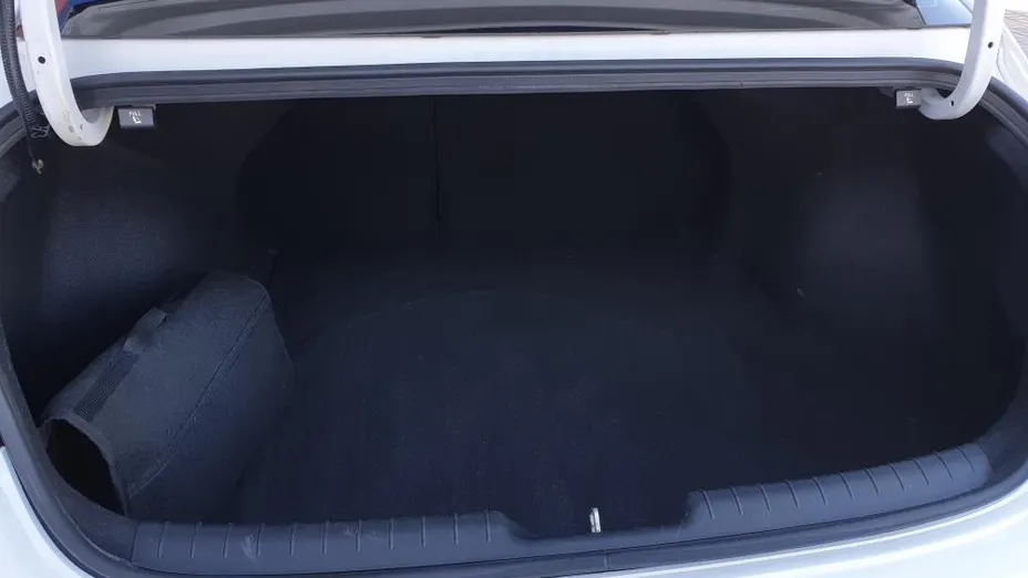 HYUNDAI Elantra Elantra 1.6 Comfort