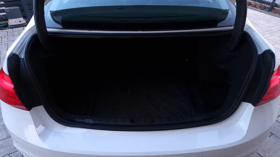 BMW Seria 3 318i Advantage aut