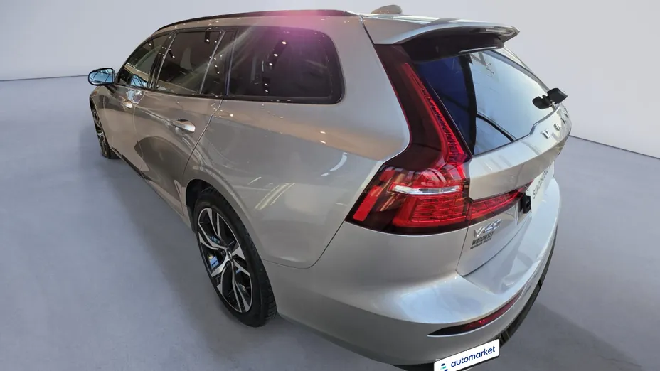 VOLVO V60 V60 B4 B Plus Dark aut