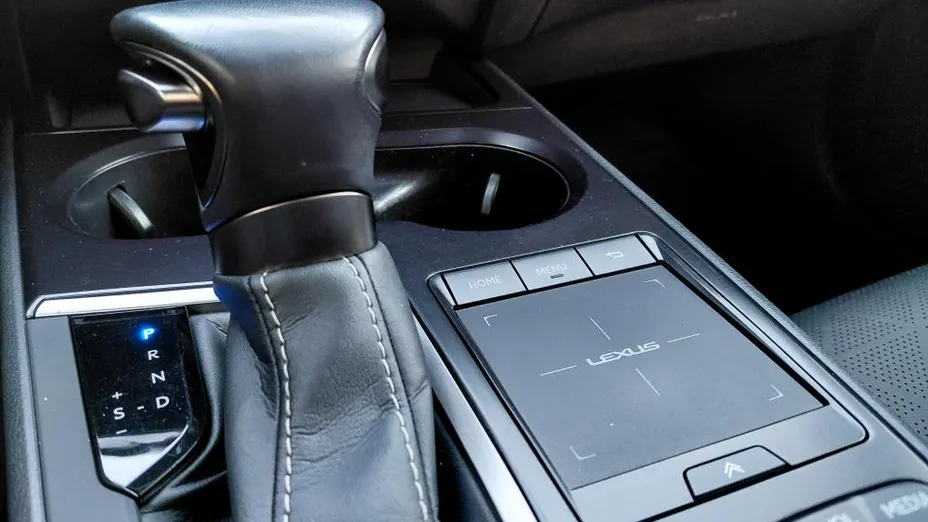 LEXUS UX UX 250h GPF Business 2WD