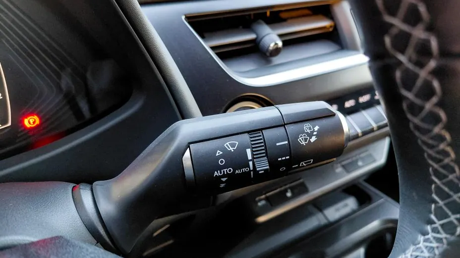 LEXUS UX UX 250h GPF Business 2WD