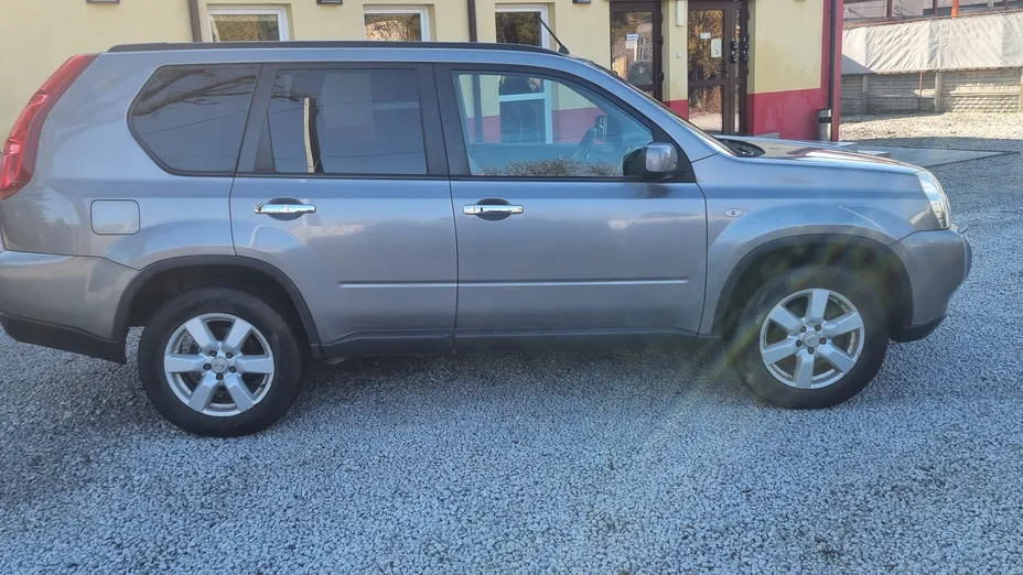 NISSAN X-Trail -