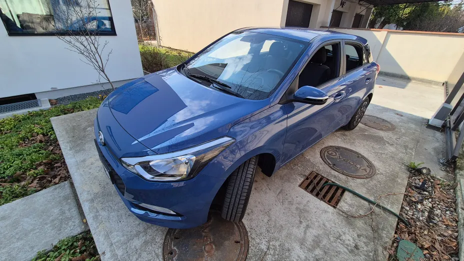 HYUNDAI i20 -