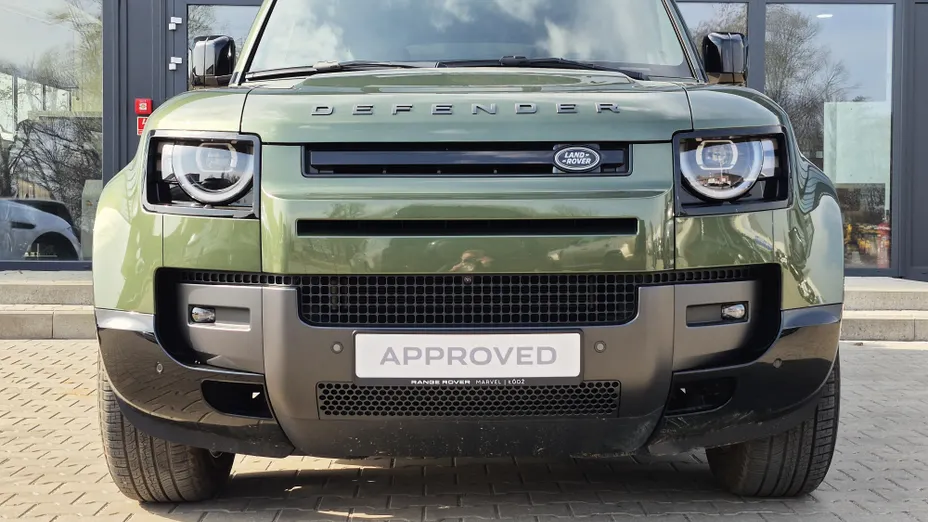 LAND ROVER Defender -