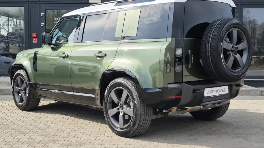 LAND ROVER Defender -