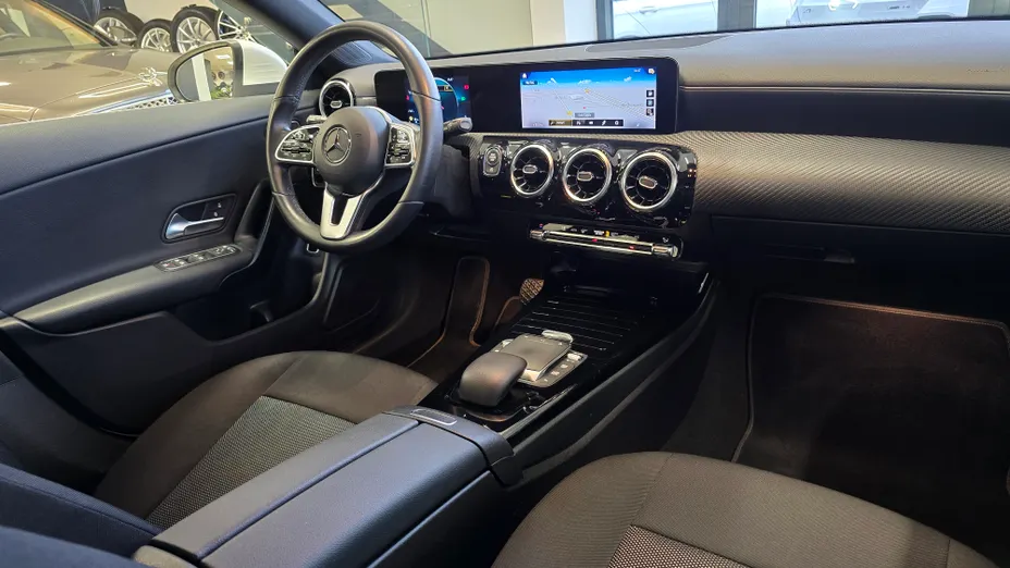 MERCEDES-BENZ CLA CLA 200 7G-DCT