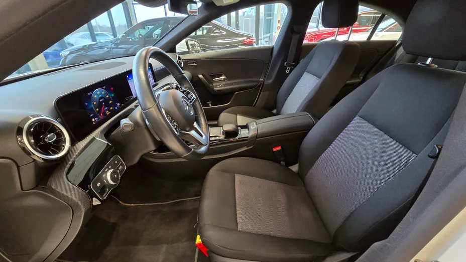 MERCEDES-BENZ CLA CLA 200 7G-DCT