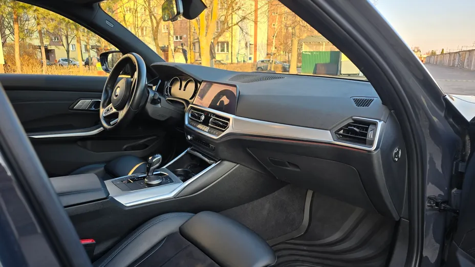 BMW Seria 3 330i xDrive M Sport Shadow sport-aut