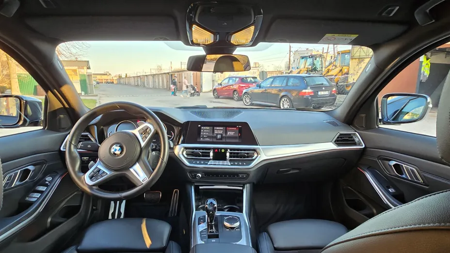 BMW Seria 3 330i xDrive M Sport Shadow sport-aut