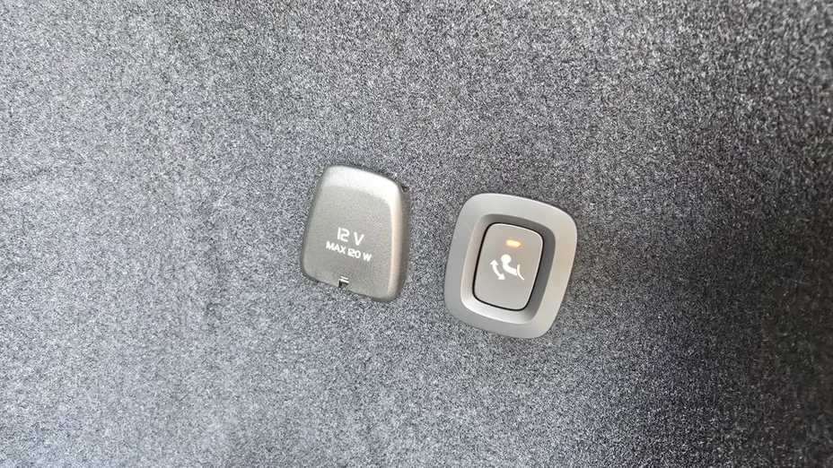 VOLVO V60 V60 B4 B Plus Dark aut