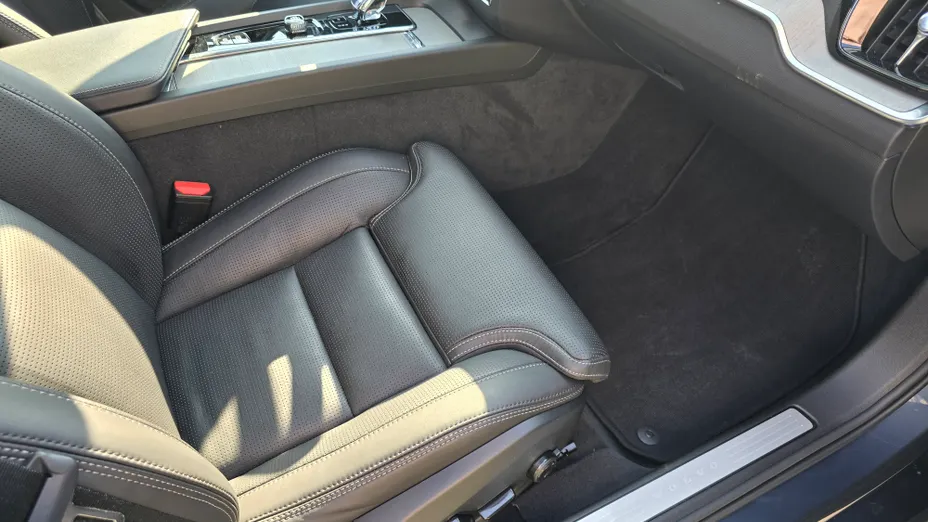 VOLVO V60 V60 B4 B Plus Dark aut