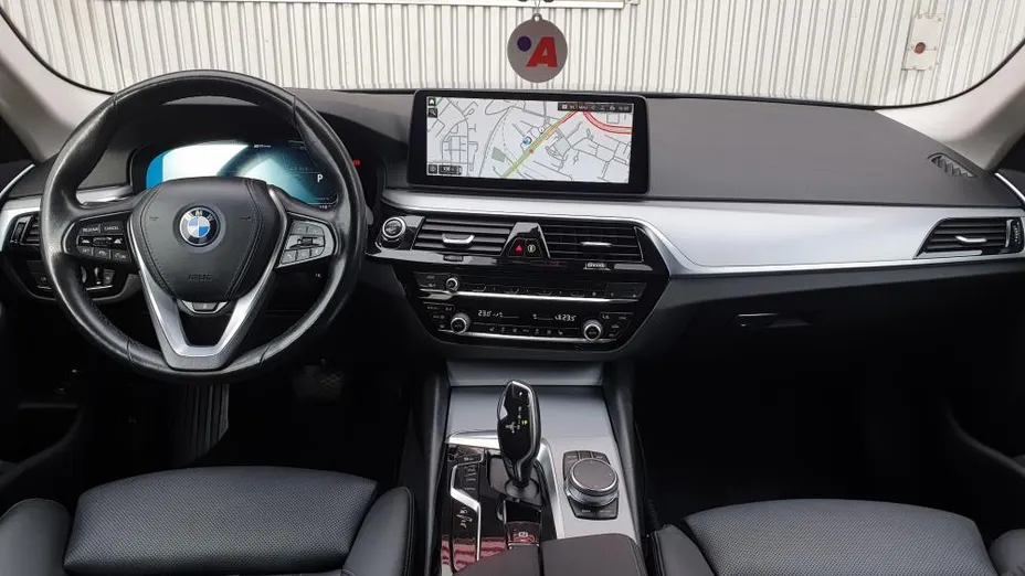 BMW Seria 5 530e xDrive PHEV aut