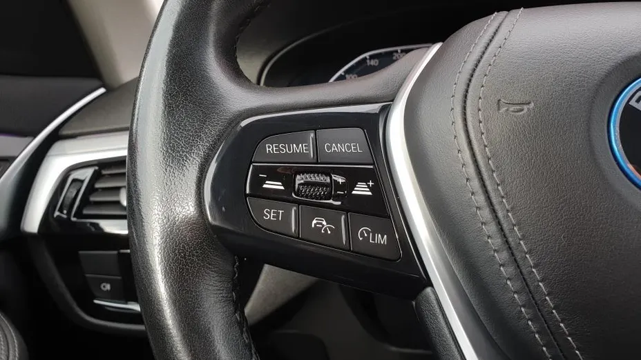 BMW Seria 5 530e xDrive PHEV aut