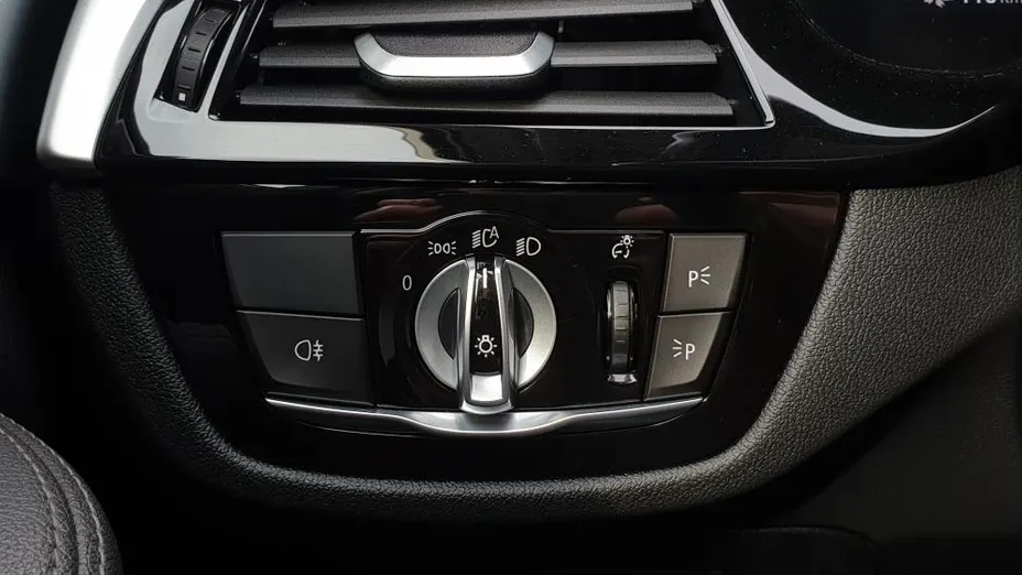 BMW Seria 5 530e xDrive PHEV aut