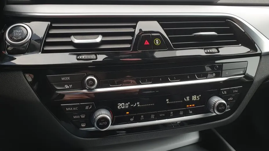 BMW Seria 5 530e xDrive PHEV aut