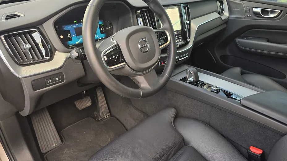 VOLVO XC60 XC60 T6 Plug-In Hybrid AWD Plus Dark aut