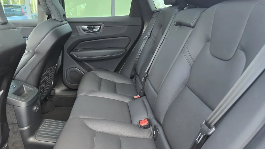 VOLVO XC60 XC60 T6 Plug-In Hybrid AWD Plus Dark aut