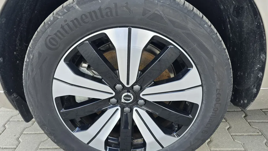 VOLVO XC60 XC60 T6 Plug-In Hybrid AWD Plus Dark aut