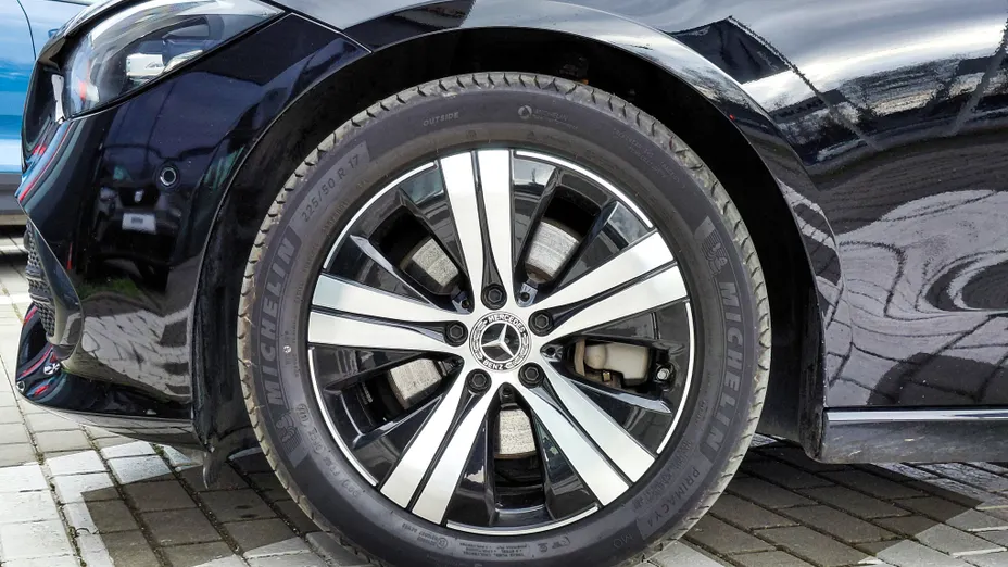 MERCEDES-BENZ C Klasa C 220 d mHEV Avantgarde