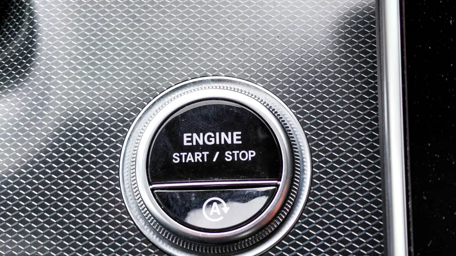 MERCEDES-BENZ C Klasa C 220 d mHEV Avantgarde