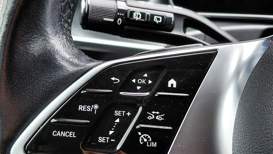 MERCEDES-BENZ C Klasa C 220 d mHEV Avantgarde