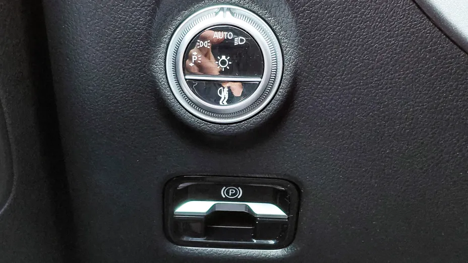 MERCEDES-BENZ C Klasa C 220 d mHEV Avantgarde