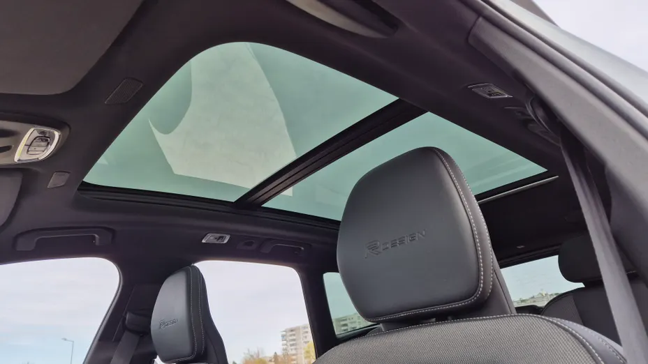 VOLVO XC60 XC60 T8 AWD Plug-In Hybrid R-Design aut