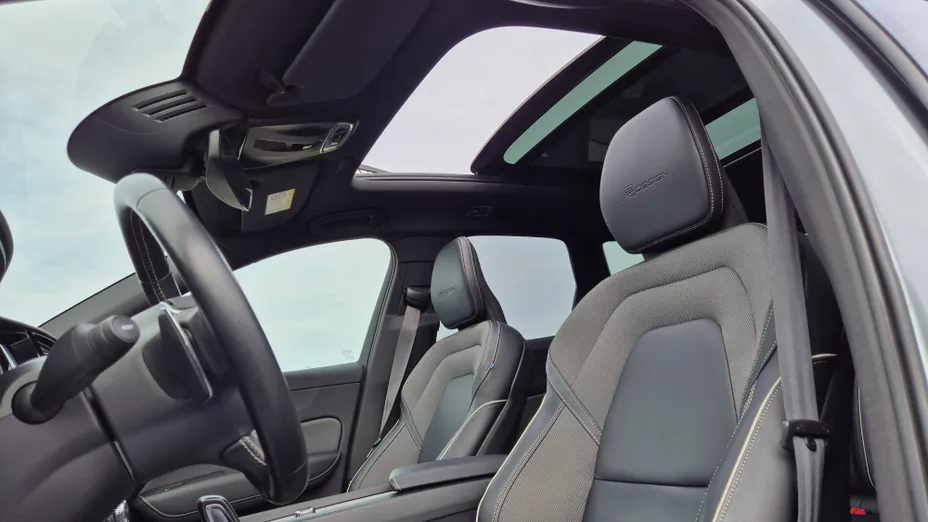 VOLVO XC60 XC60 T8 AWD Plug-In Hybrid R-Design aut