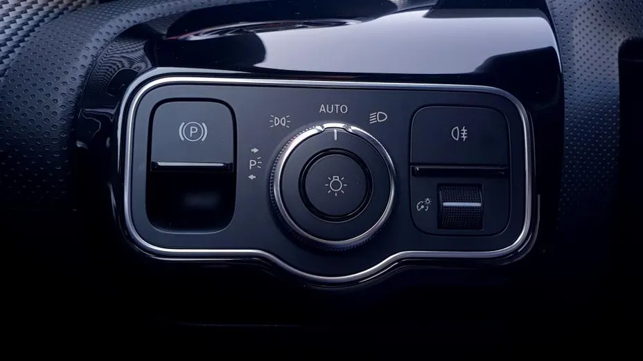 MERCEDES-BENZ CLA CLA 200 d 8G-DCT