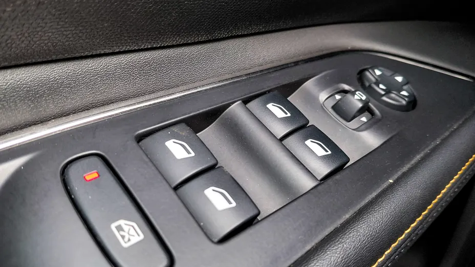 PEUGEOT 5008 5008 2.0 BlueHDi Road Trip S&S EAT8