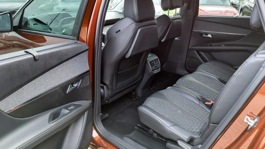 PEUGEOT 5008 5008 2.0 BlueHDi Road Trip S&S EAT8