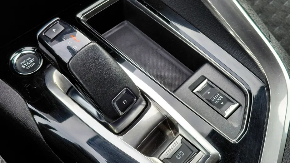 PEUGEOT 5008 5008 2.0 BlueHDi Road Trip S&S EAT8