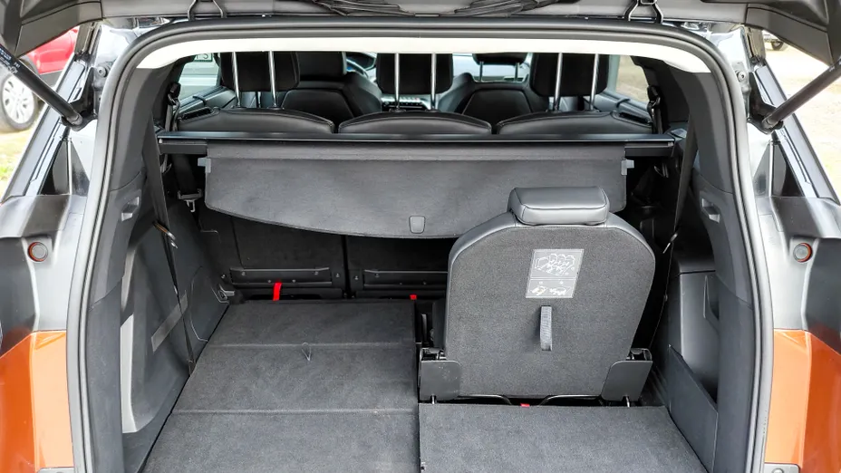 PEUGEOT 5008 5008 2.0 BlueHDi Road Trip S&S EAT8