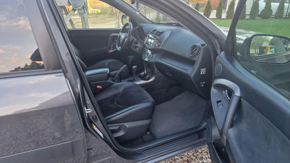 TOYOTA RAV4 RAV4 2.2 D-CAT Premium aut