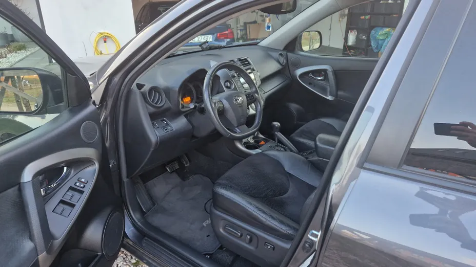 TOYOTA RAV4 RAV4 2.2 D-CAT Premium aut