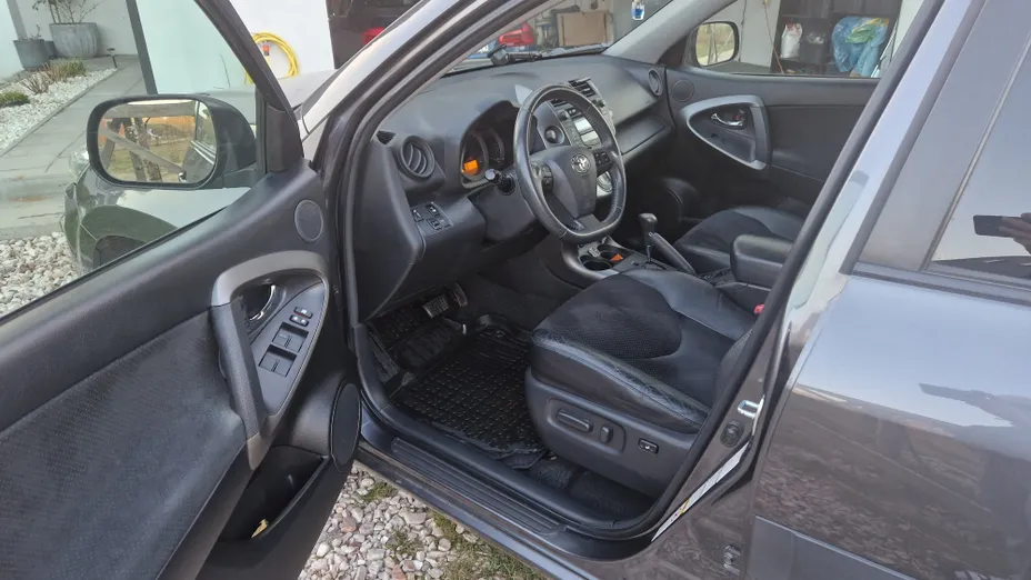TOYOTA RAV4 RAV4 2.2 D-CAT Premium aut