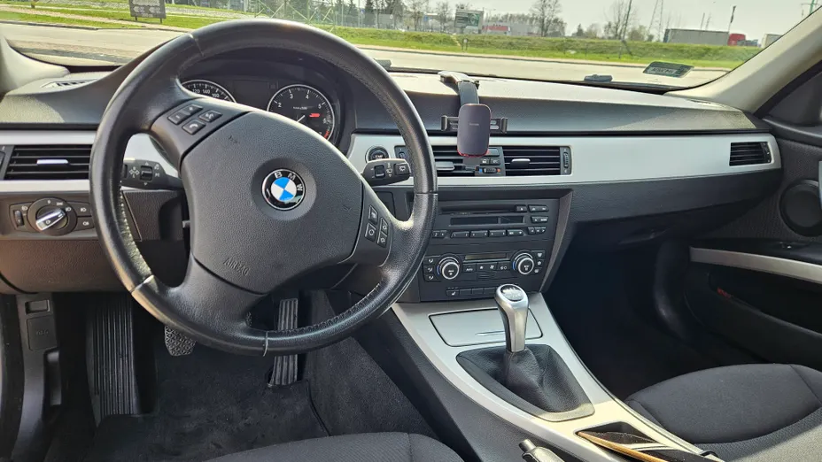 BMW Seria 3 318i