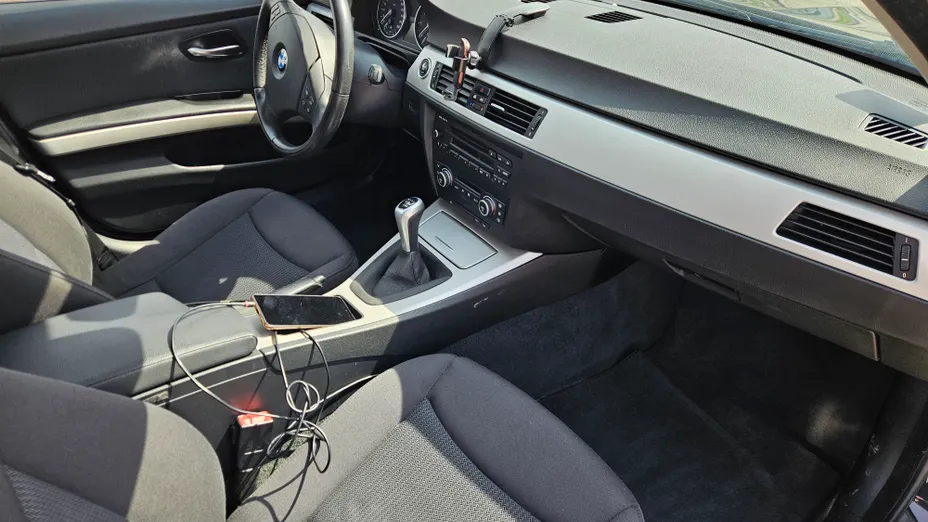 BMW Seria 3 318i