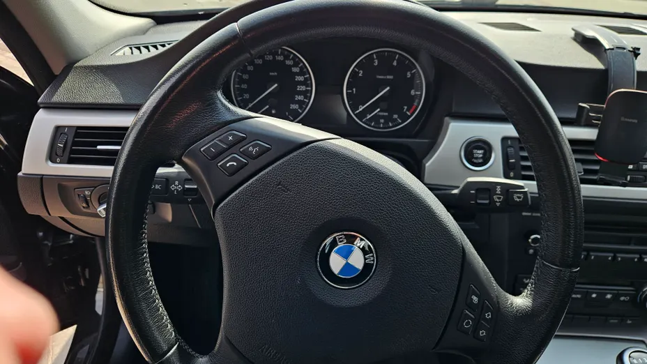 BMW Seria 3 318i