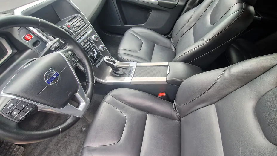 VOLVO XC60 XC60 2.4D AWD Summum aut