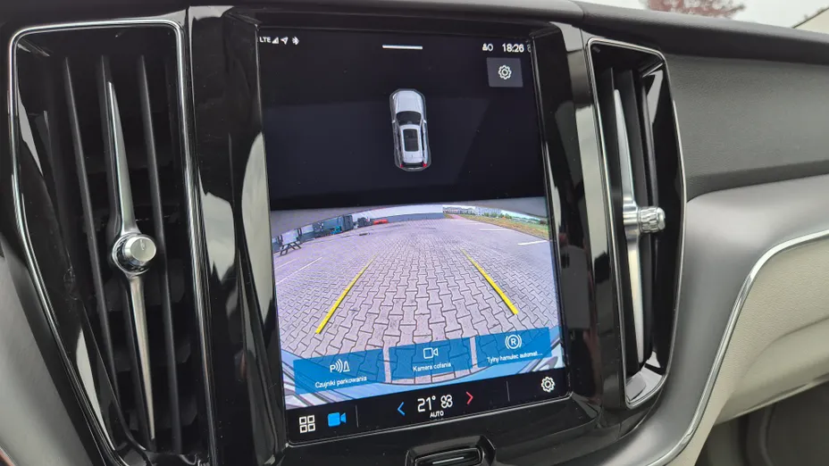 VOLVO XC60 XC60 T6 Plug-In Hybrid AWD Core aut