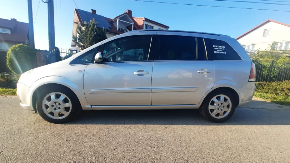 OPEL Zafira -