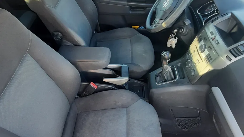 OPEL Zafira -