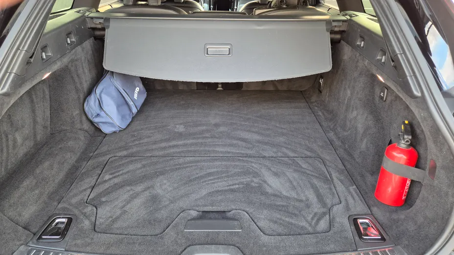VOLVO V90 V90 T8 AWD Plug-In Hybrid R-Design aut