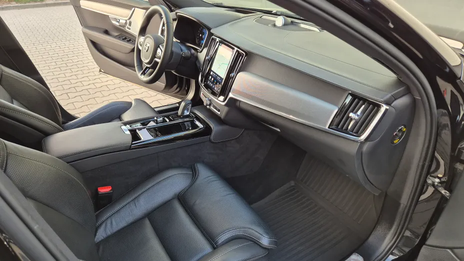 VOLVO V90 V90 T8 AWD Plug-In Hybrid R-Design aut