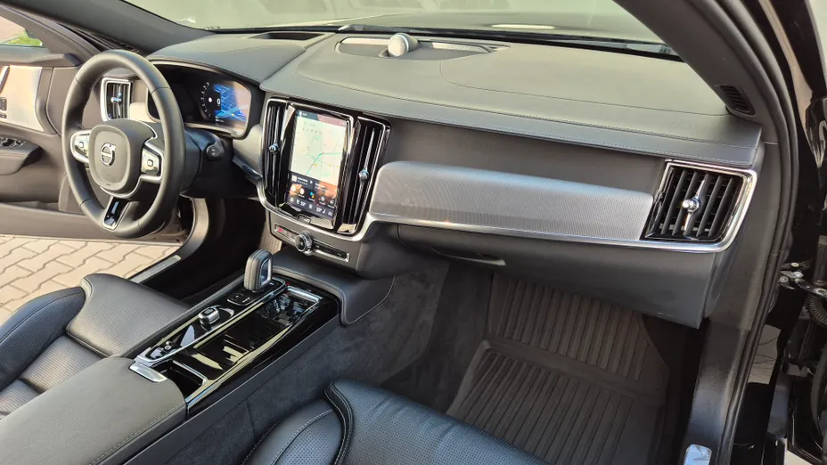 VOLVO V90 V90 T8 AWD Plug-In Hybrid R-Design aut