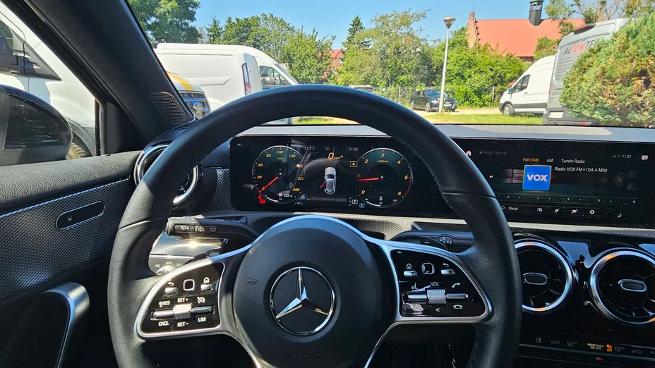 MERCEDES-BENZ A Klasa A 200 d 8G-DCT