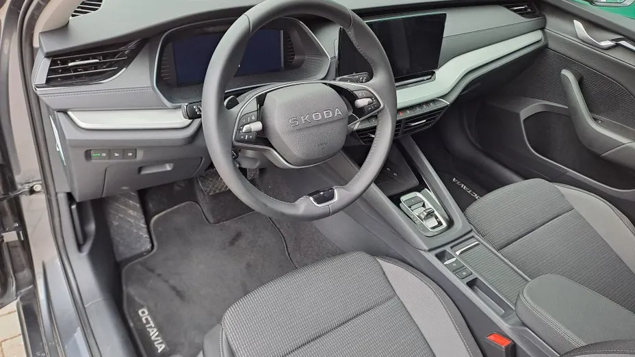 SKODA Octavia Octavia 1.5 TSI mHEV Edition 130 Selection DSG