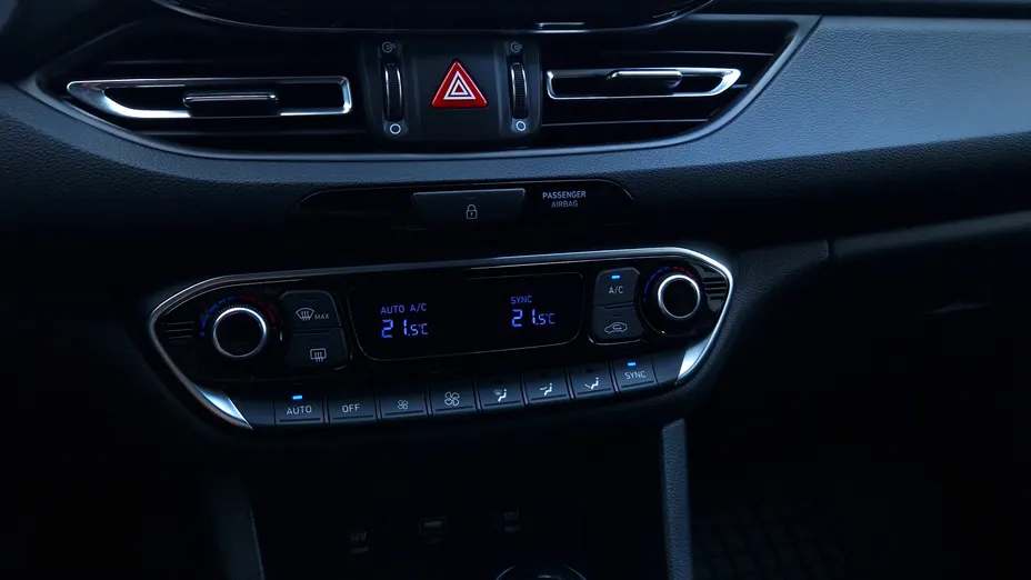 HYUNDAI i30 i30 1.5 T-GDI 48V Smart Plus DCT